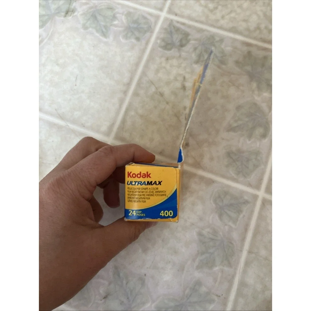 Kodak UltraMax 400 Film, 1 Roll, 24 Exposures - New & Sealed, USA 09/2017